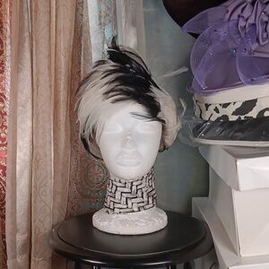 AS•HRO Black and White Feather Ring Hat